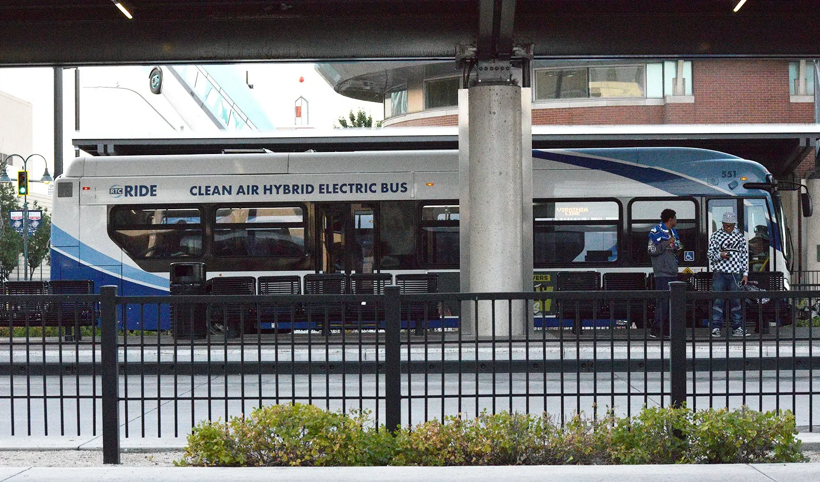 Electric bus